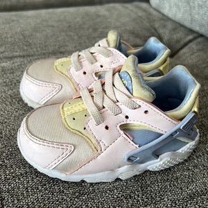 Nike Toddler Huaraches Sneaker